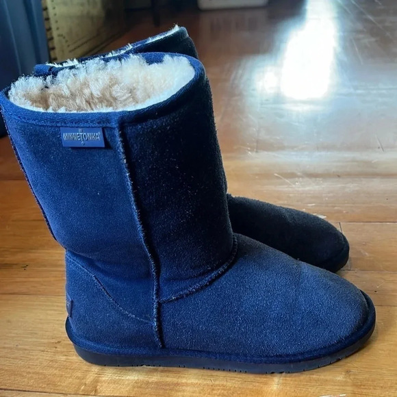 Minnetonka Shoes - Minnetonka Women's Olympia Sheepskin / Wool Short Boot Elegance Indigo Size 9